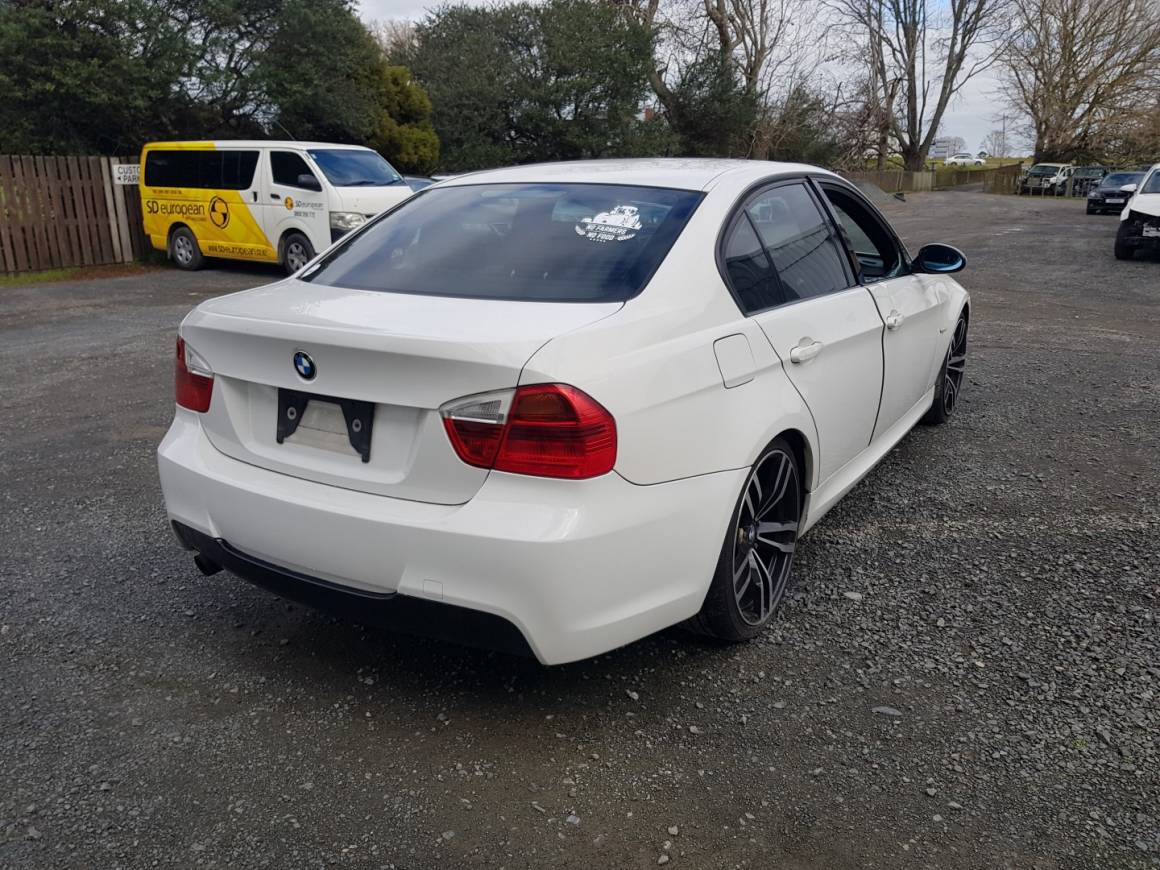 2006 BMW 320i