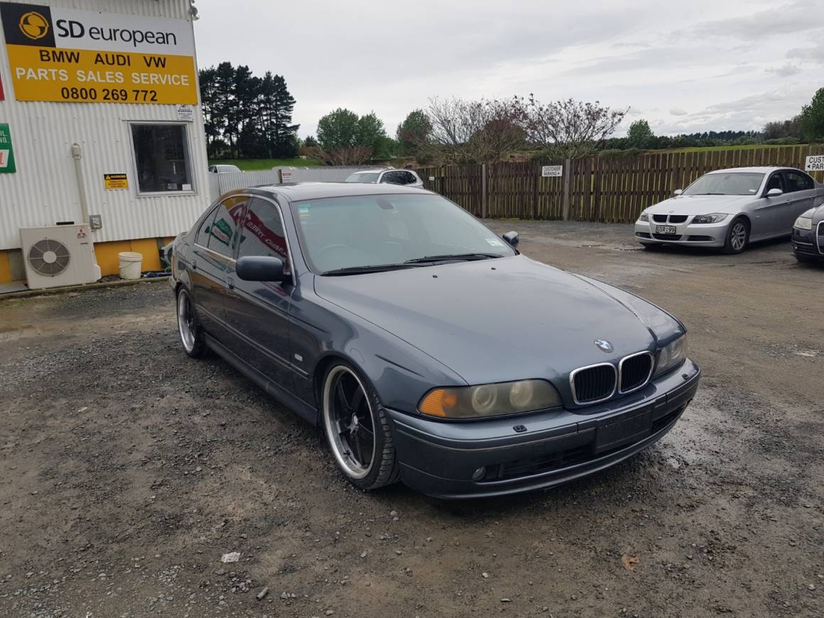 2001 BMW 540i