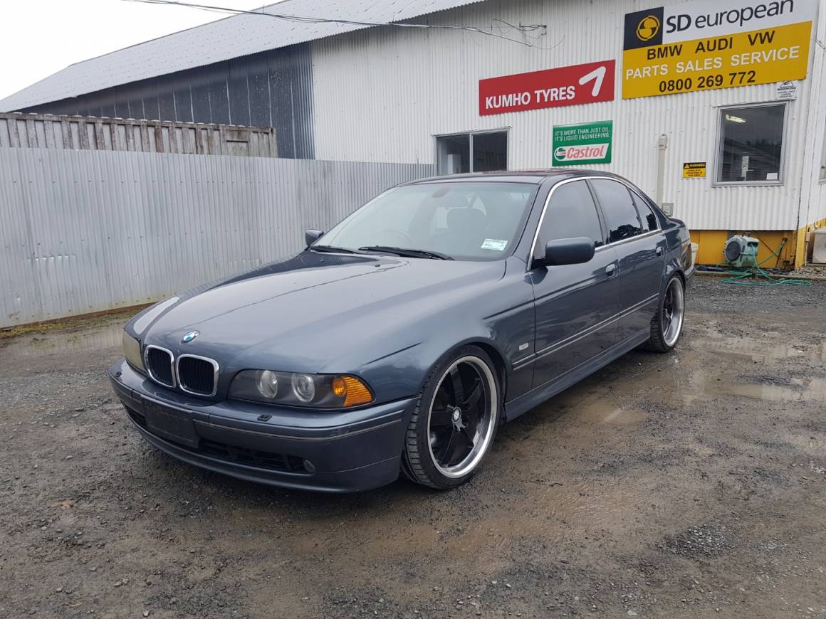 2001 BMW 540i