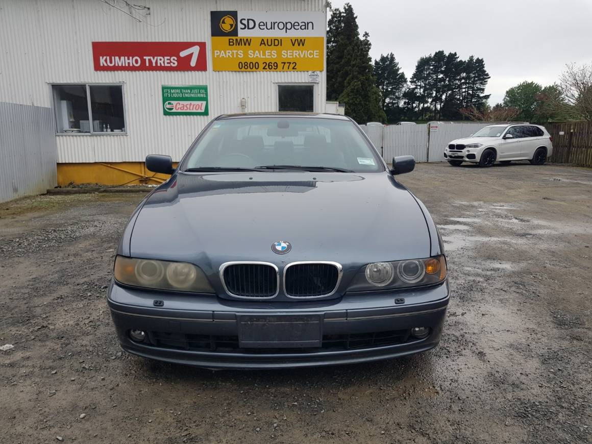 2001 BMW 540i