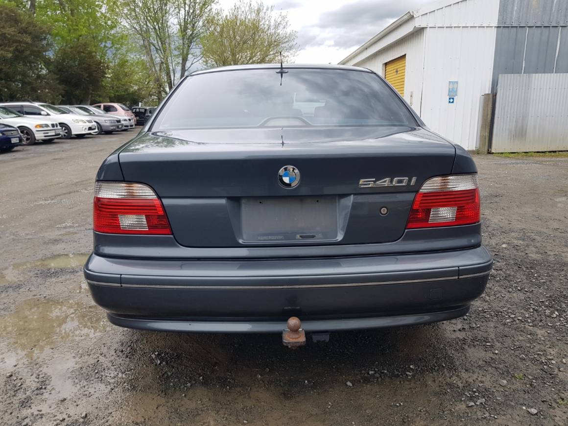 2001 BMW 540i