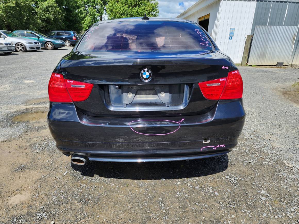 2010 BMW  320i