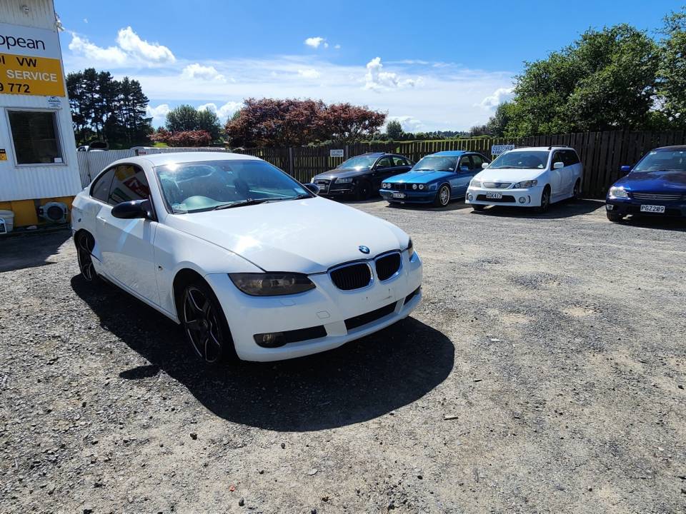 2008 BMW 320i