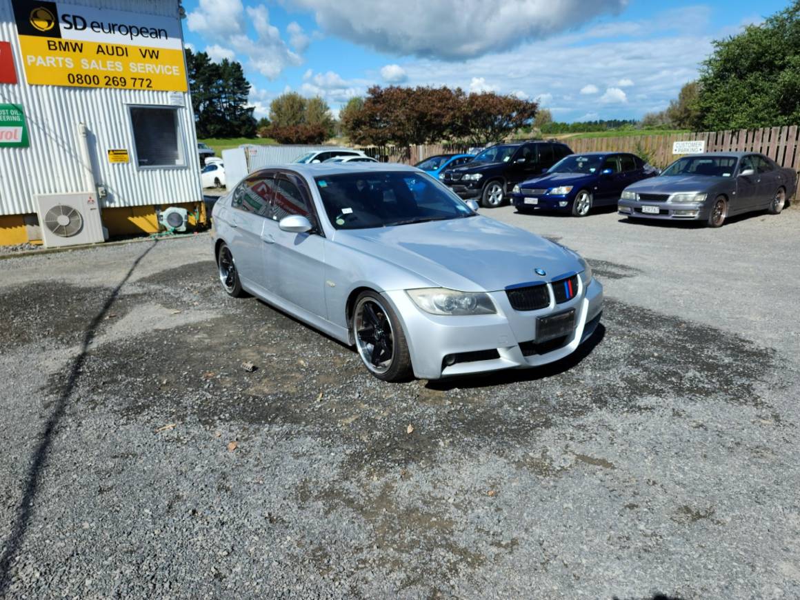 2007 BMW 320i