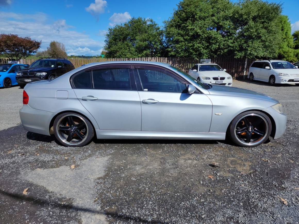 2007 BMW 320i