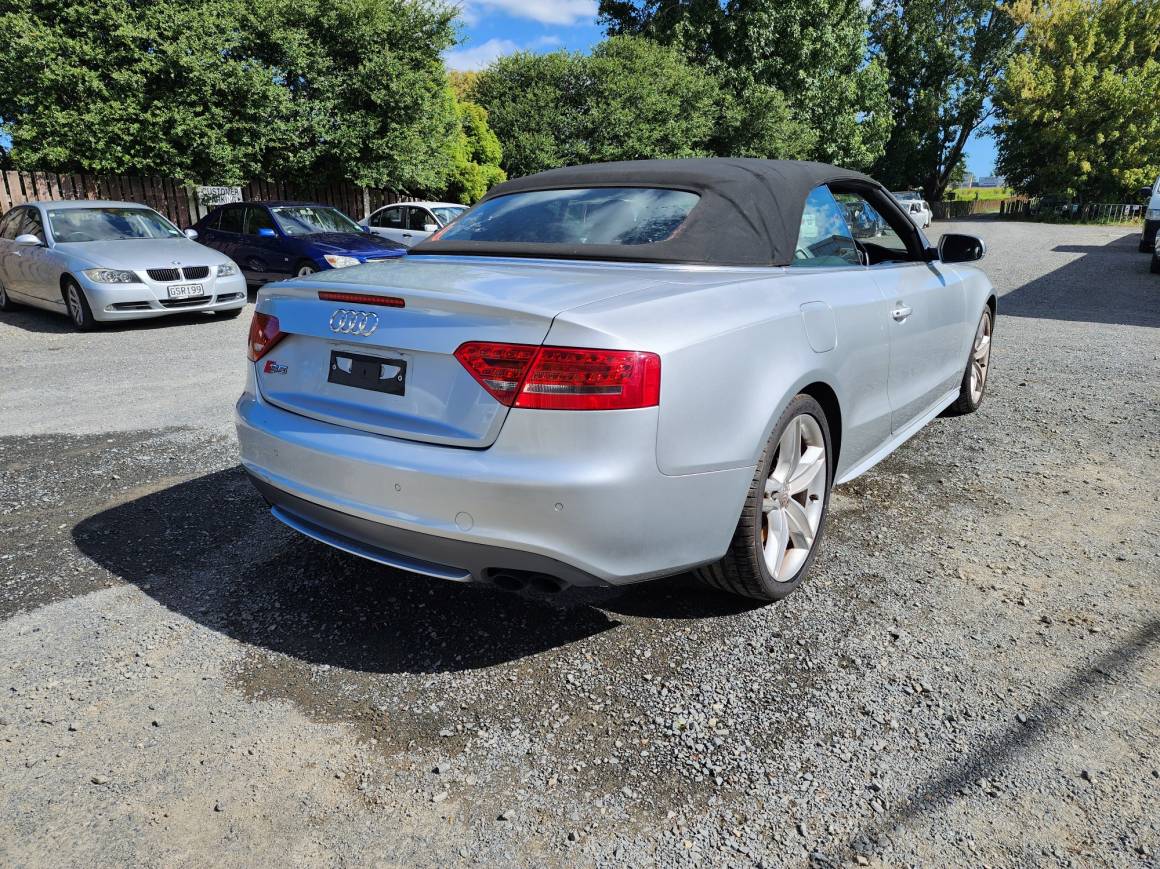 2010 Audi S5 Cabrio quattro