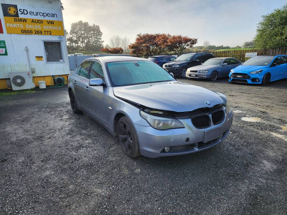 2005 BMW 525i