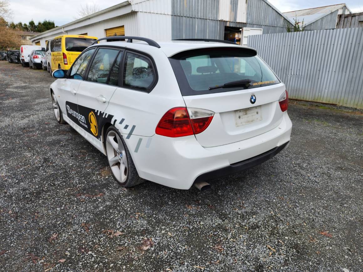 2006 BMW 320i