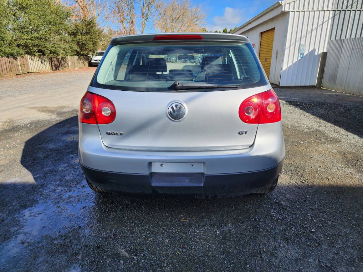 2004 Volkswagen Golf