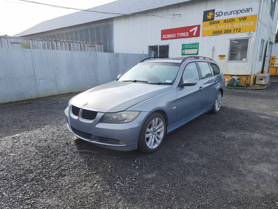 2005 BMW 325i