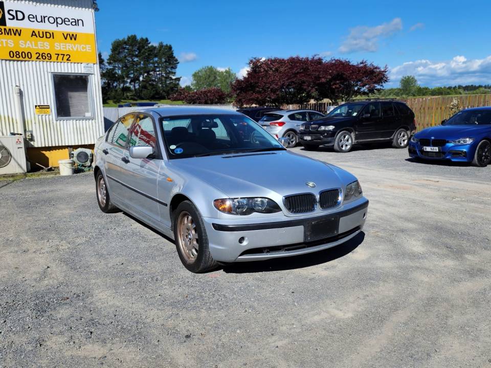 2004 BMW 318i