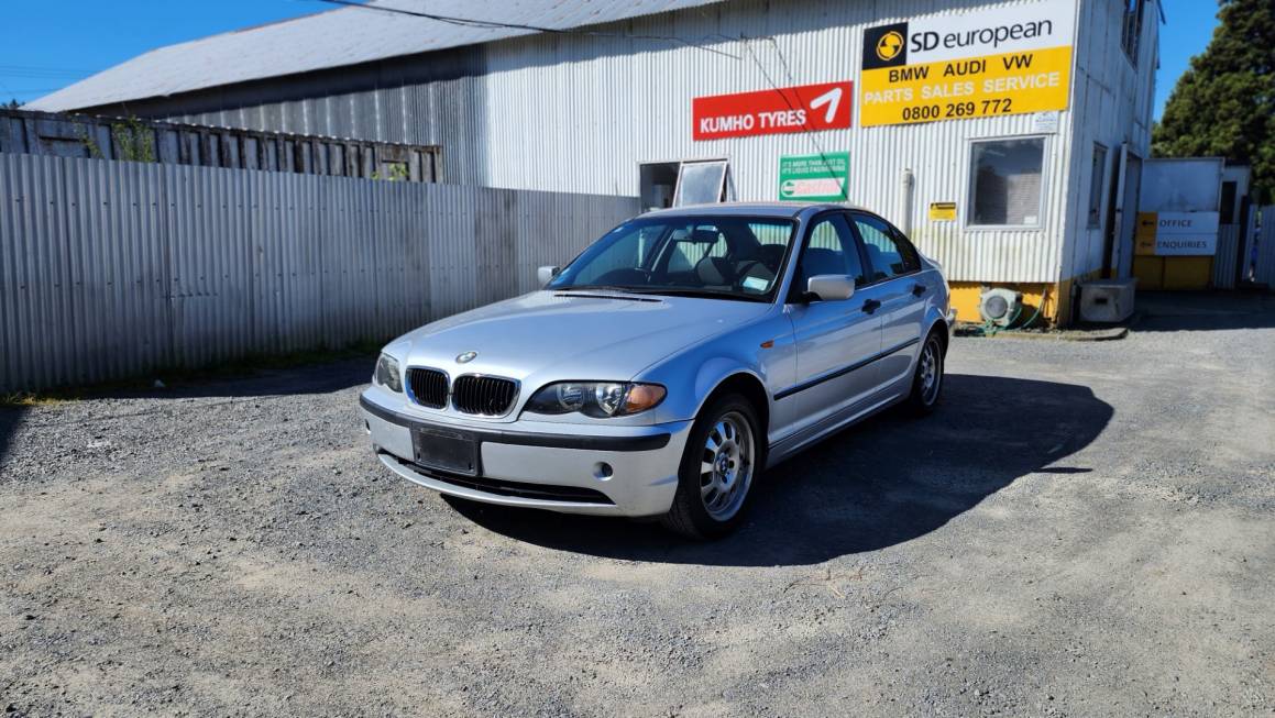 2004 BMW 318i