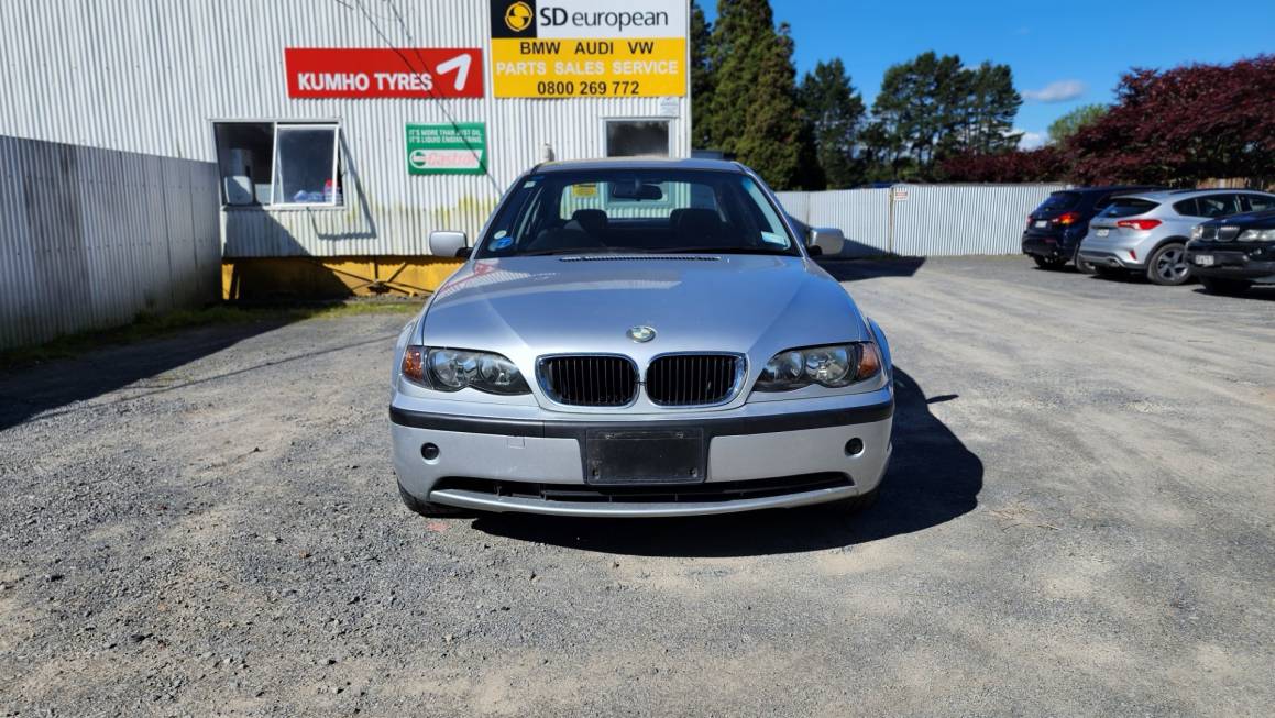 2004 BMW 318i