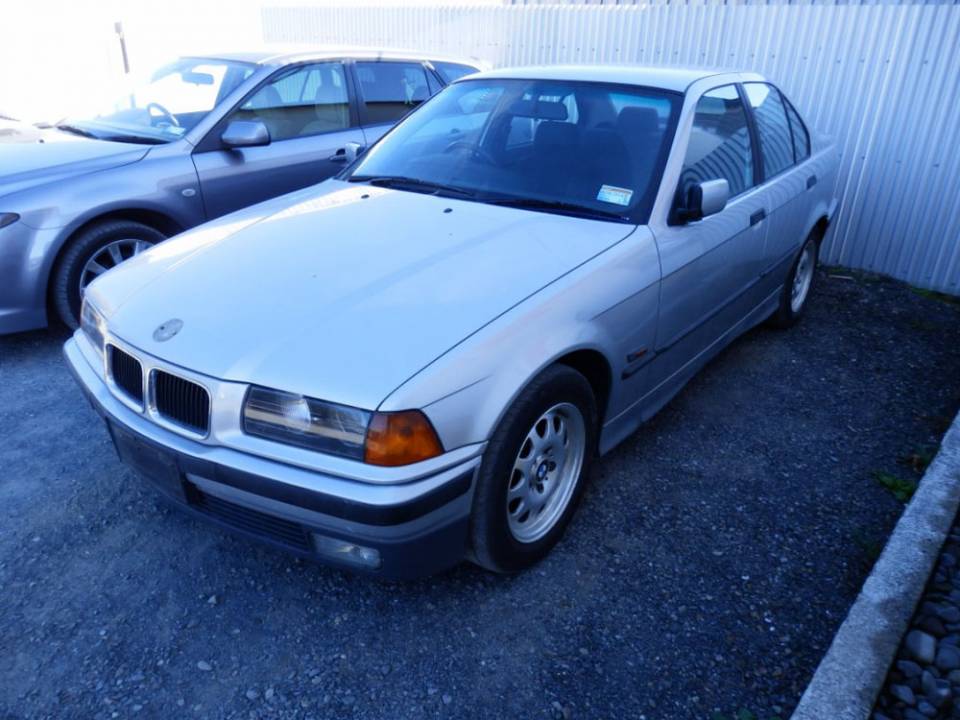 1994 BMW 320i