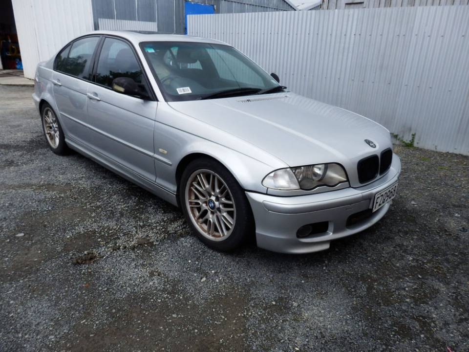 2000 BMW 330i