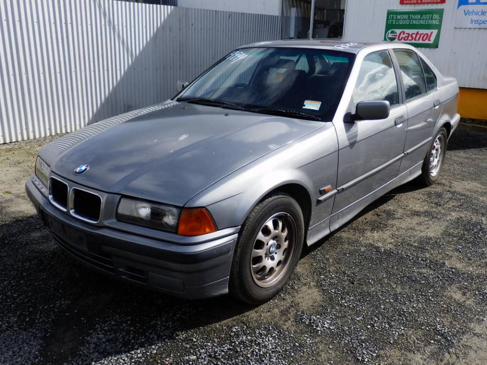 1992 BMW 320i