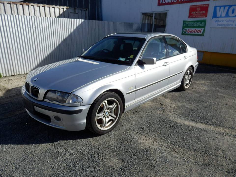2001 BMW 330i