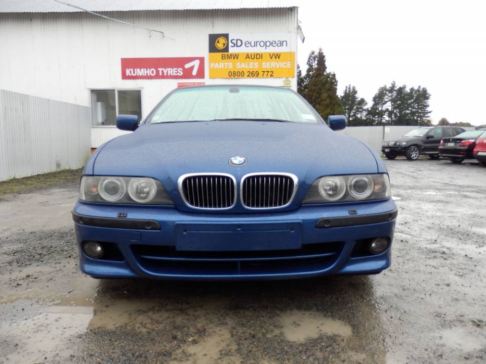 2002 BMW 540i