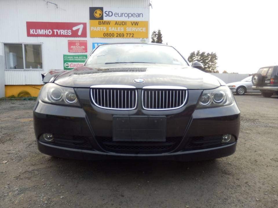 2005 BMW 323i