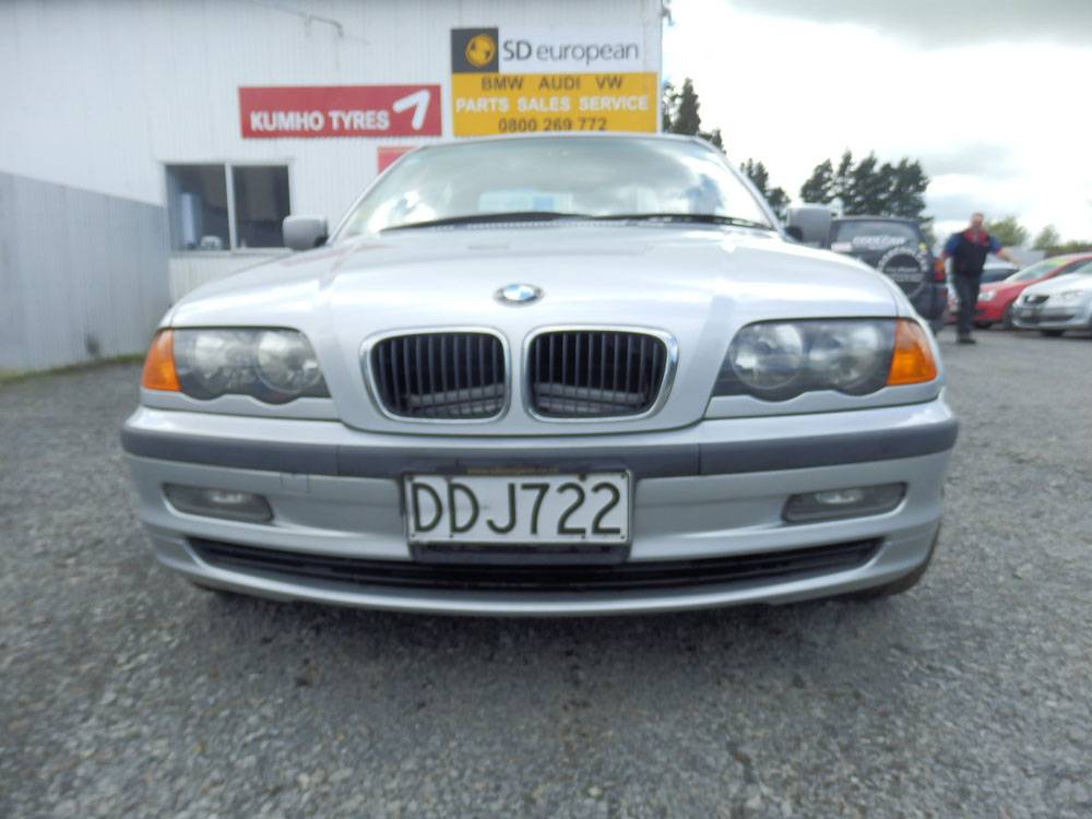 1999 BMW 318i