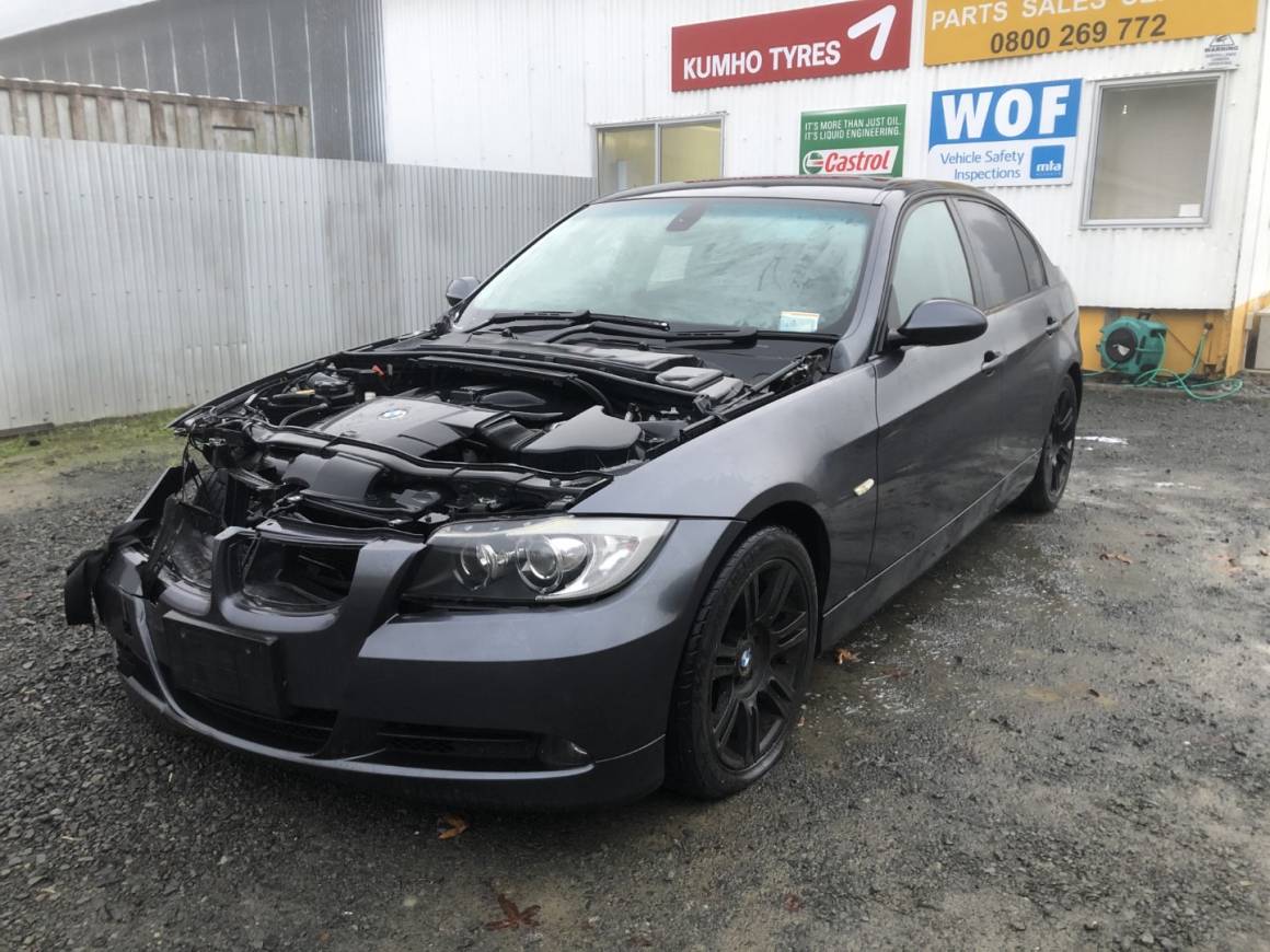 2006 BMW 320i