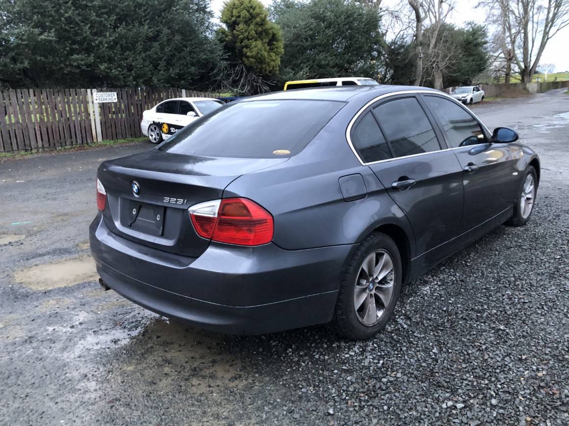 2006 BMW 325i