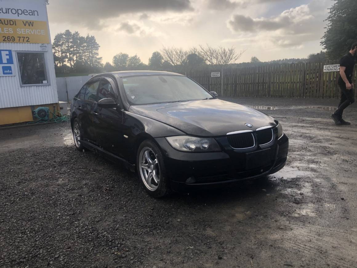 2005 BMW 320i