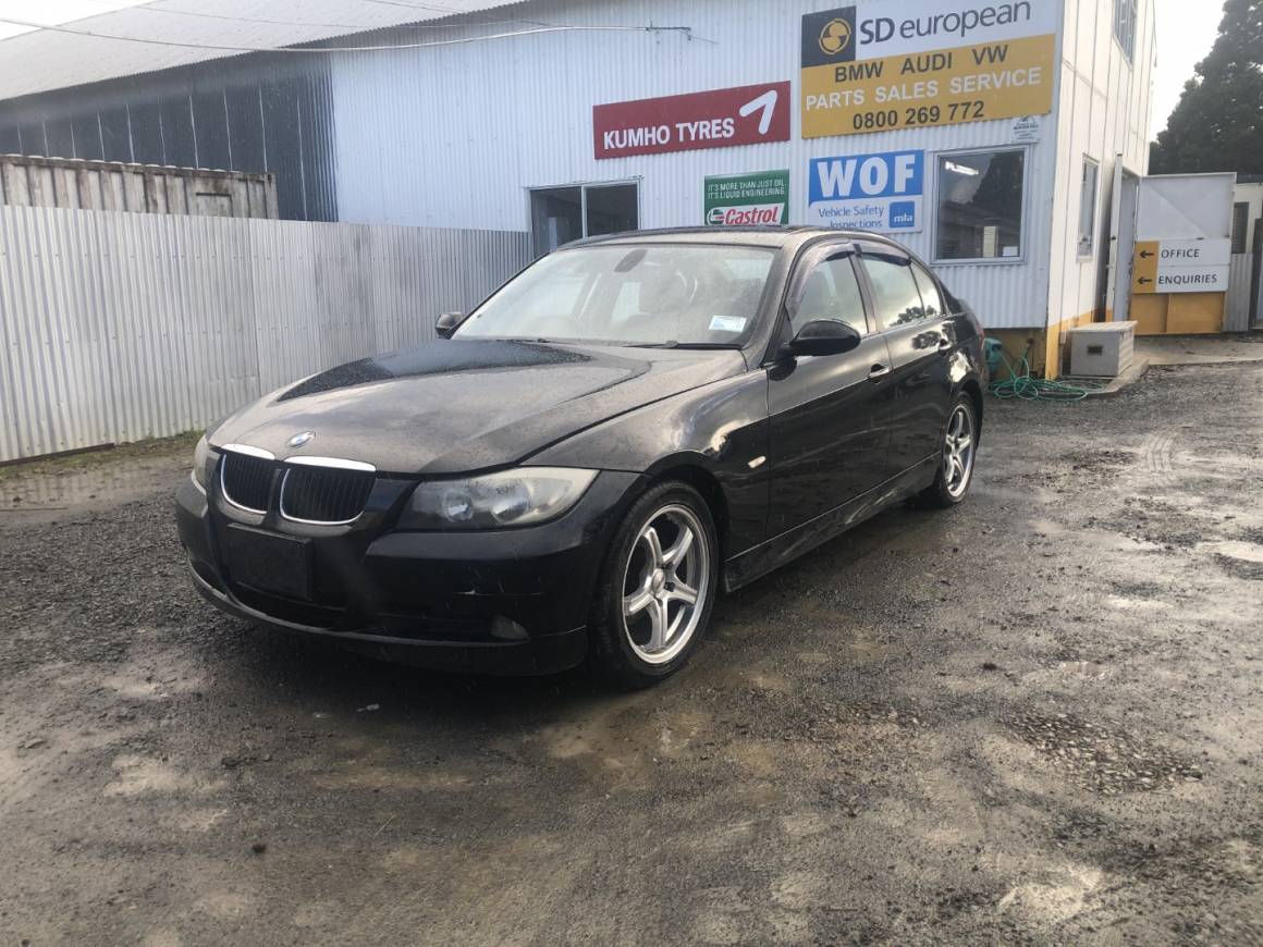 2005 BMW 320i