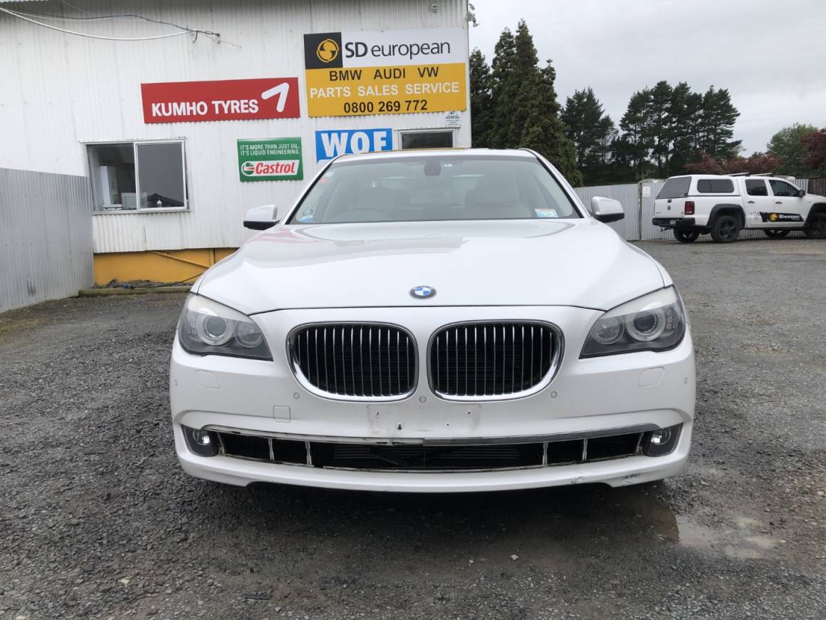 2010 BMW 740i