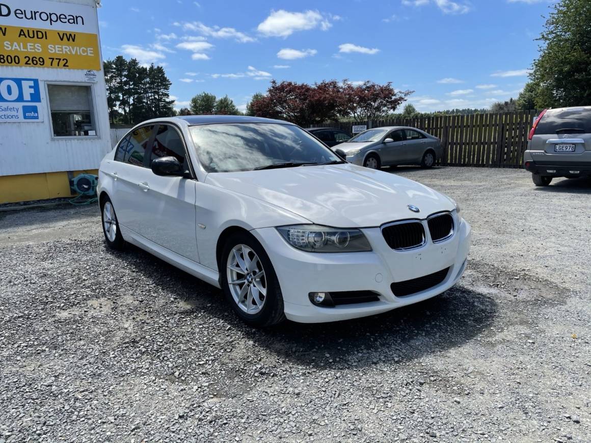 2011 BMW 320i