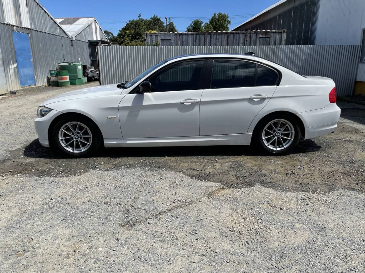 2011 BMW 320i