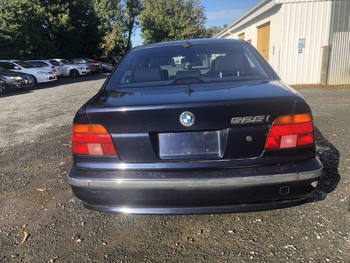 2000 BMW 525i