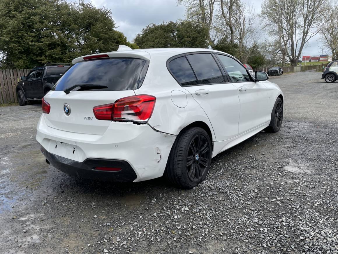 2015 BMW 118i