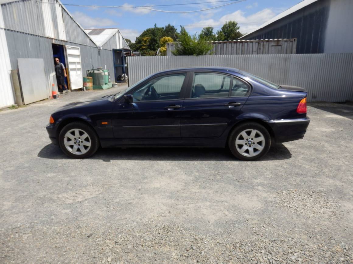 1998 BMW 318i