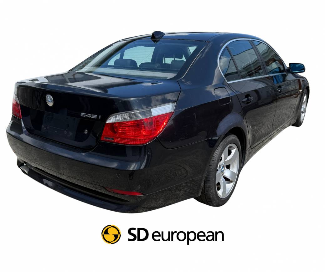 2004 BMW 545i